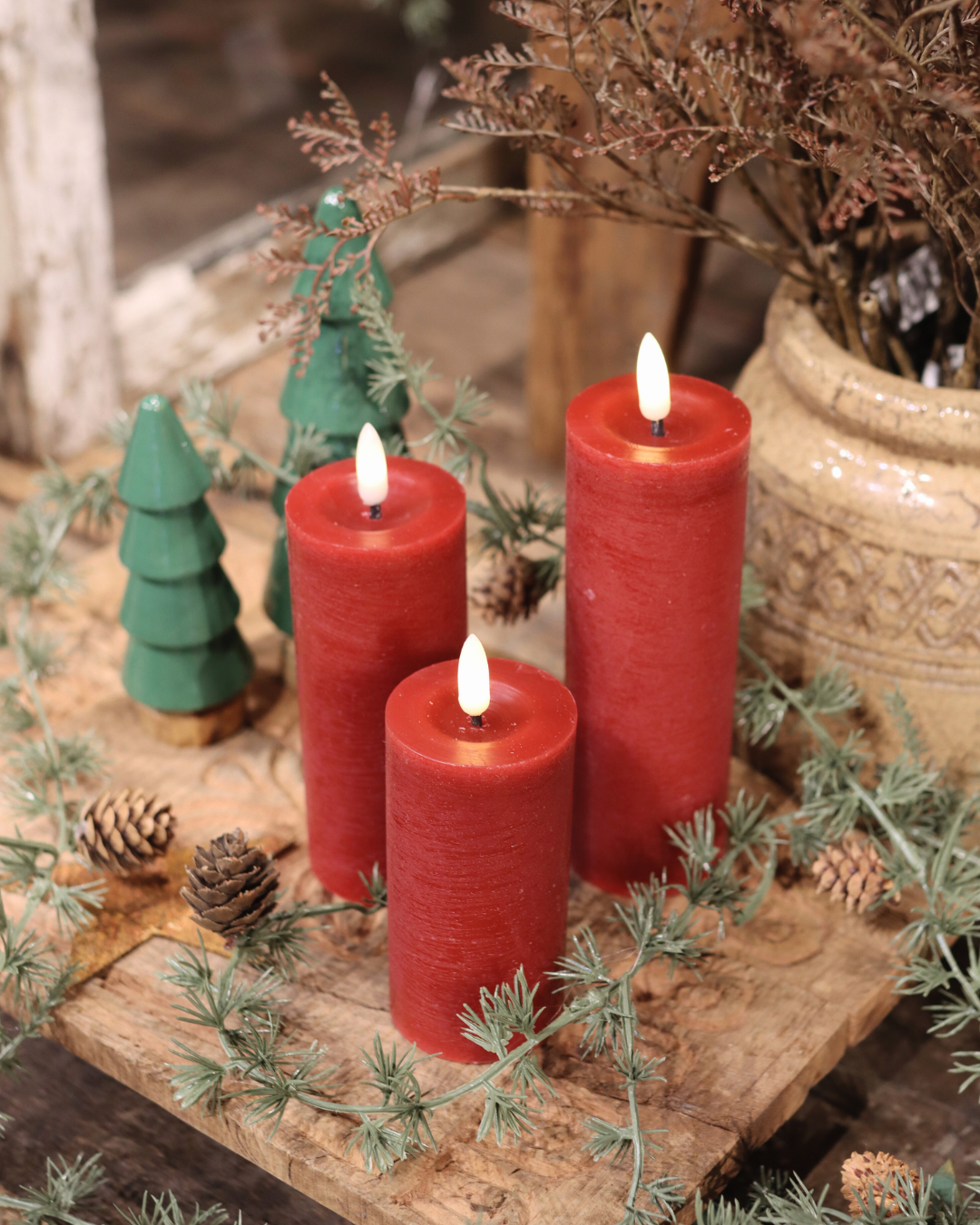 Røde LED-lyssæt med 3 bloklys inkl fjernbetjening | Nordic Flame | Køb online hos Moster D – Hurtig levering