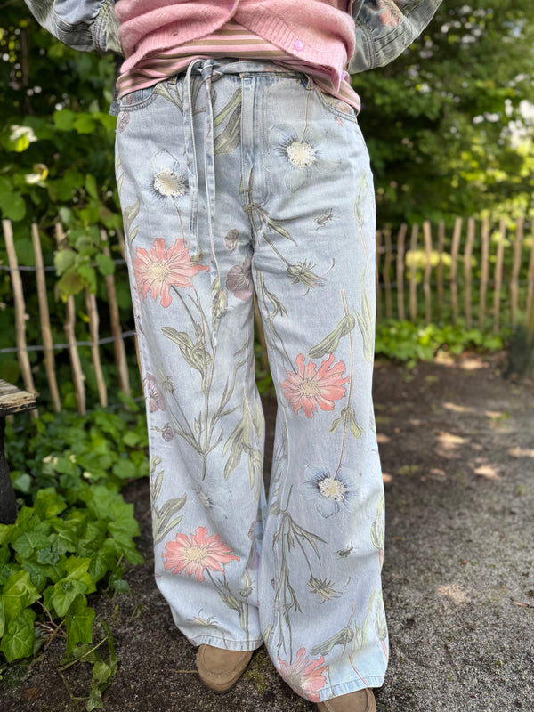 Nümph Verona HR Wide Jeans - Light Blue Denim