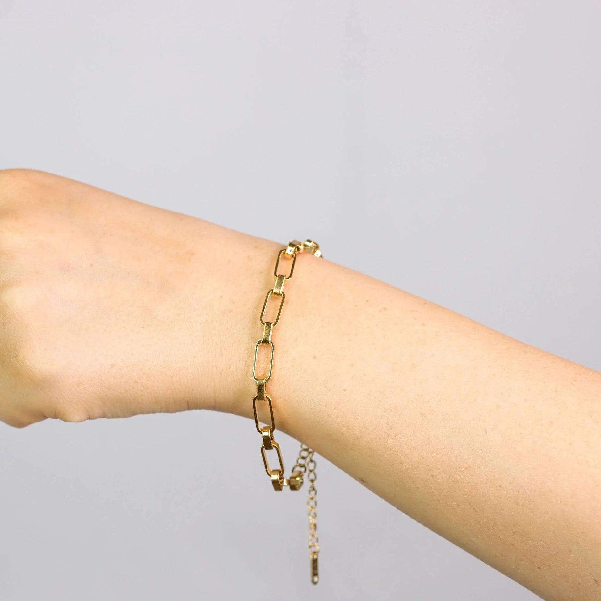 Paperclip Armbånd 18K Guldbelagt | muun studios | Køb online hos Moster D – Hurtig levering