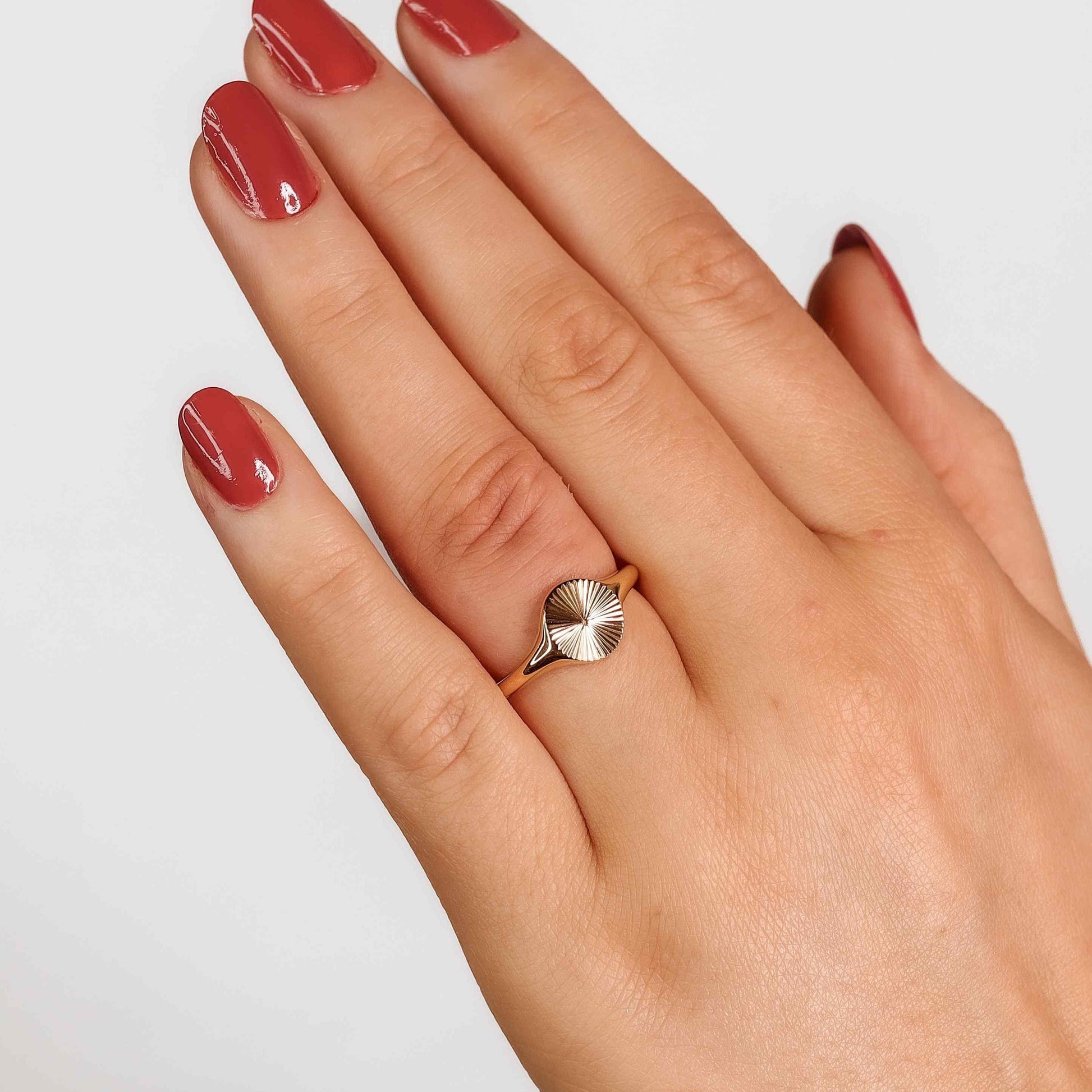 Sun Burst Rund Ring 18K Guldbelagt | muun studios | Køb online hos Moster D – Hurtig levering