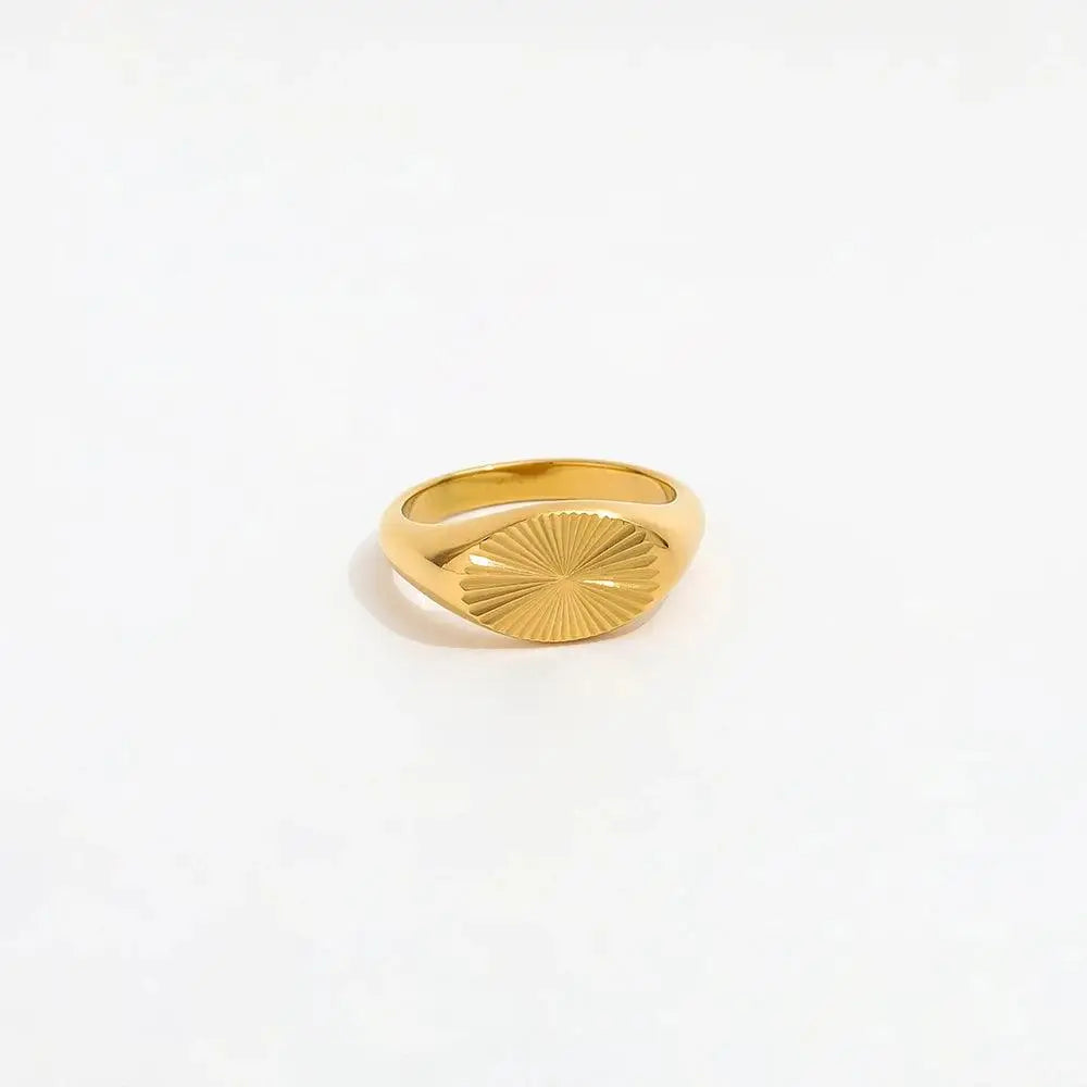 Sun Signet Oval Ring 18K Guldbelagt | muun studios | Køb online hos Moster D – Hurtig levering