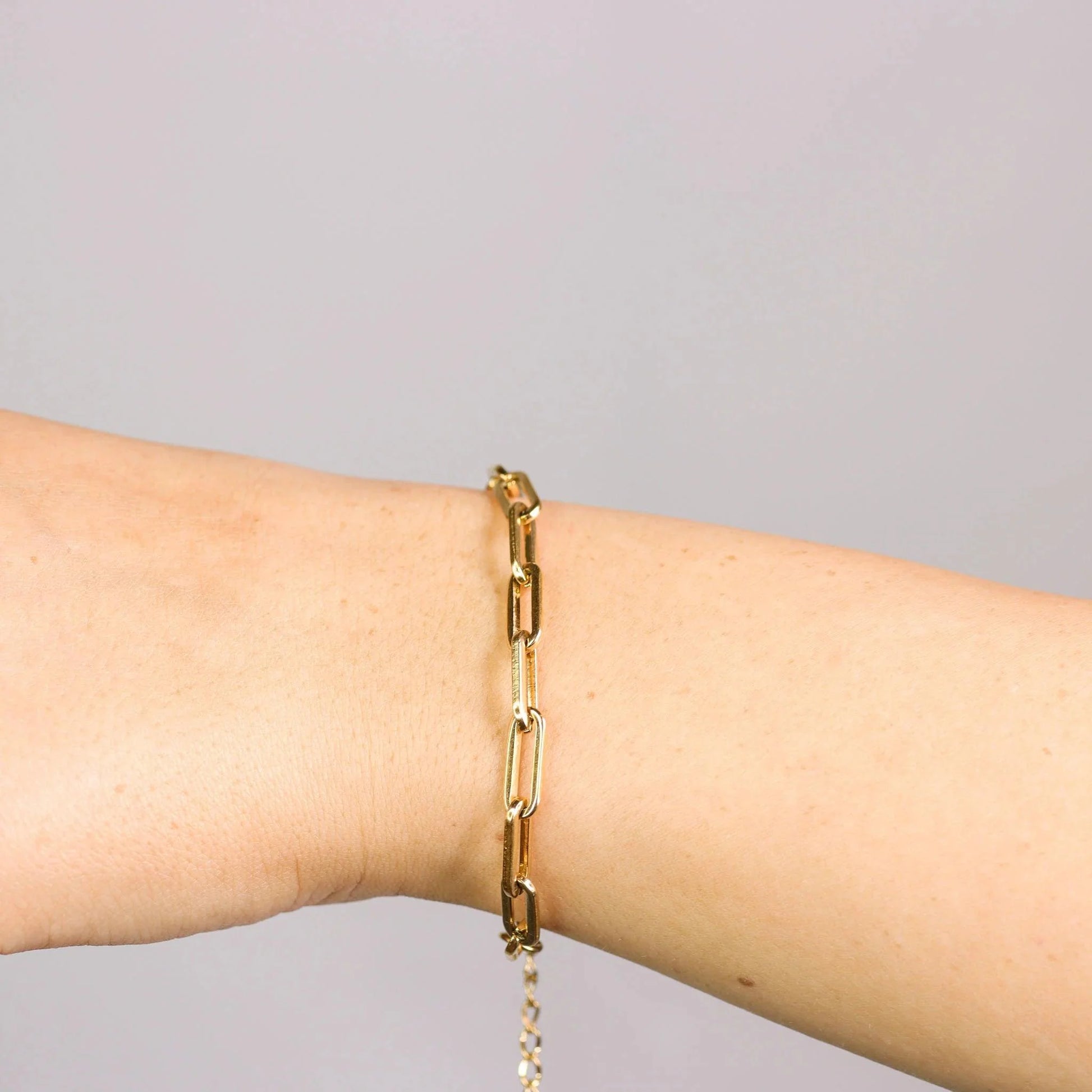 Zirconia Paperclip Armbånd 18K Guldbelagt | muun studios | Køb online hos Moster D – Hurtig levering