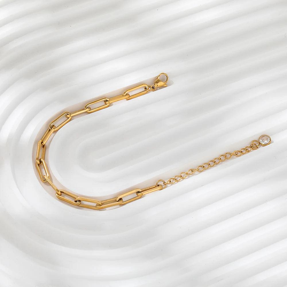 Zirconia Paperclip Armbånd 18K Guldbelagt | muun studios | Køb online hos Moster D – Hurtig levering