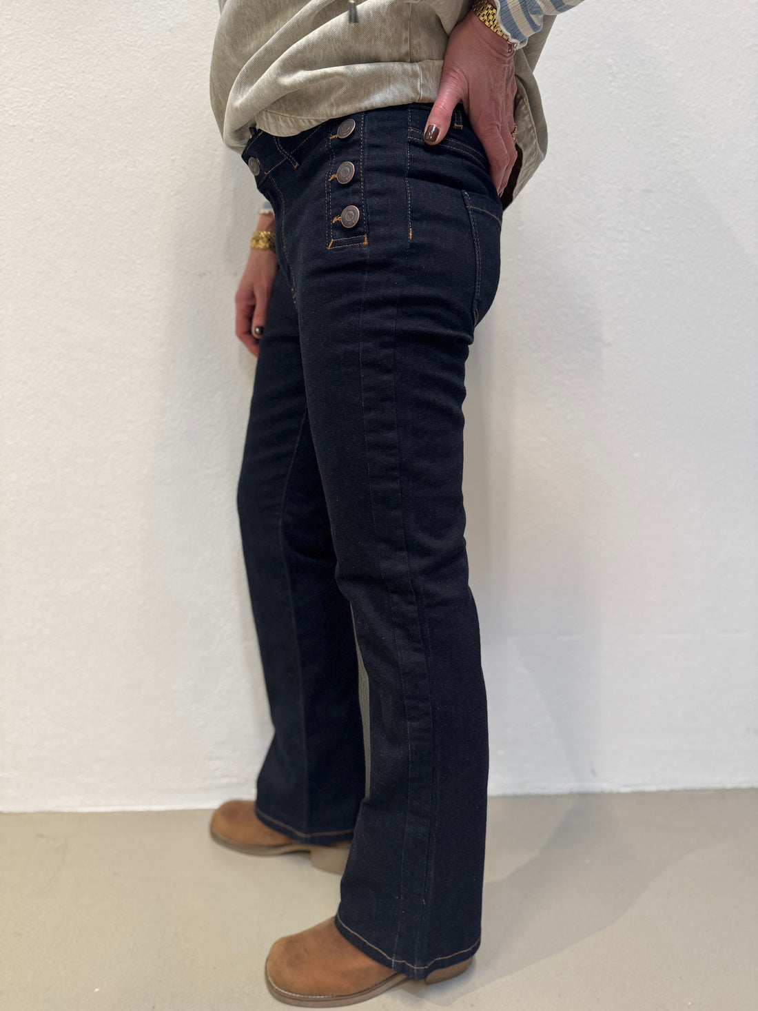 Isay Como Flare Button Jeans - Unwashed Denim