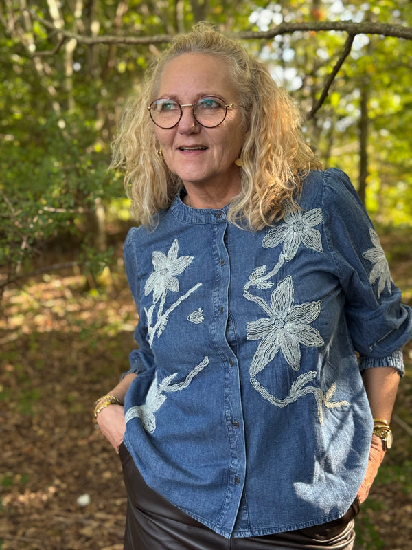 Culture Chatarina Blouse - Medium Blue Washed