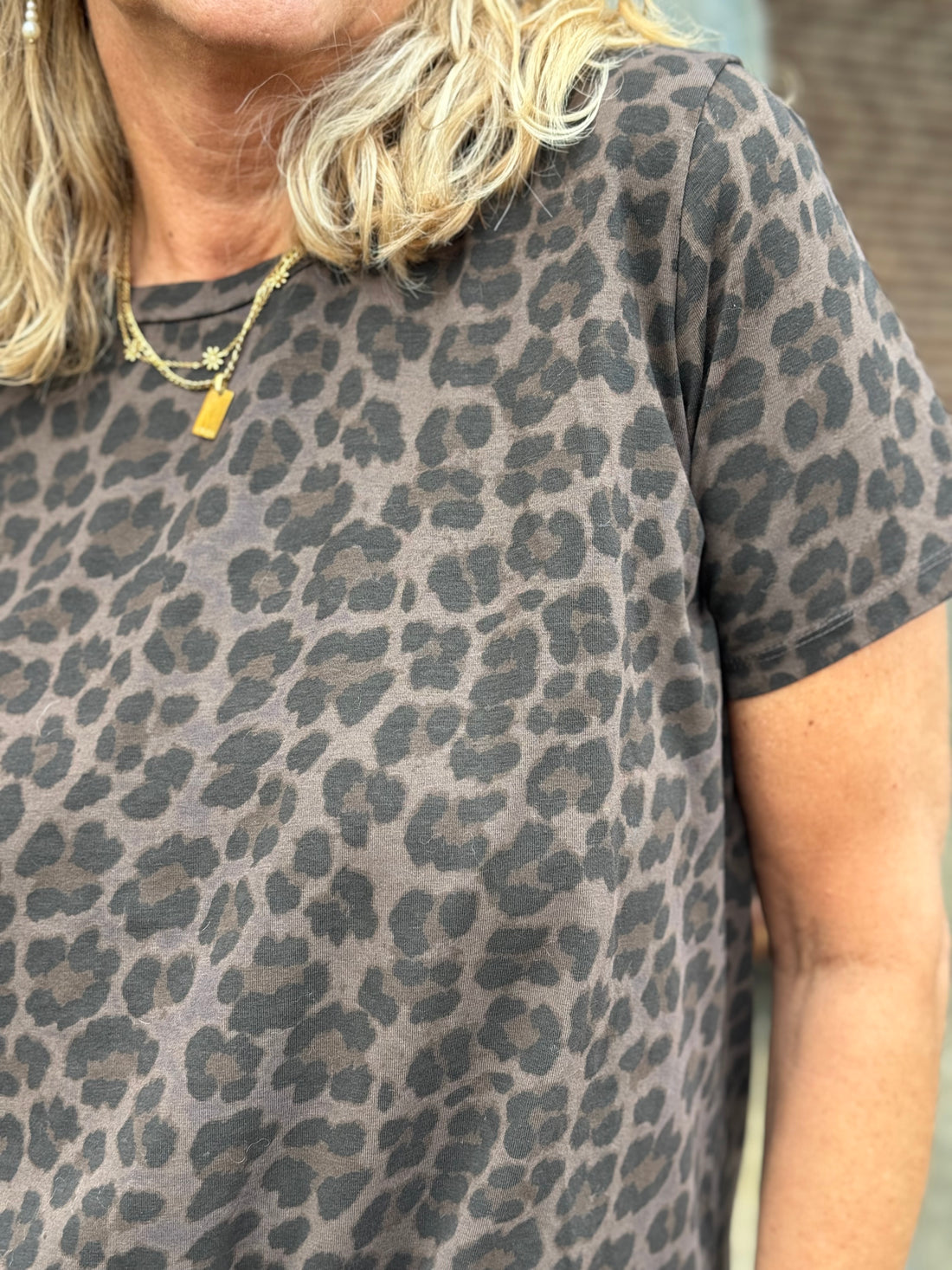 Black Colour Zelda S/S T-Shirt - Coffee Leo