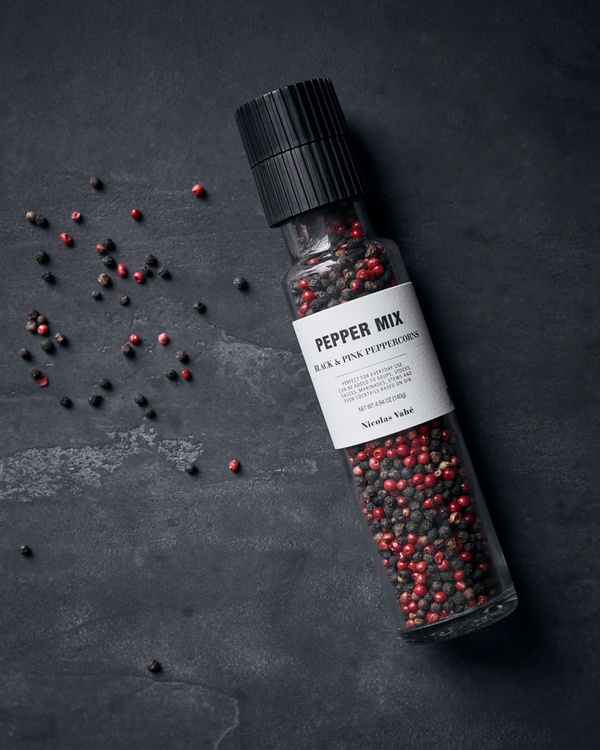 Pepper, Mix, Black & pink | Nicolas Vahe | Køb online hos Moster D – Hurtig levering