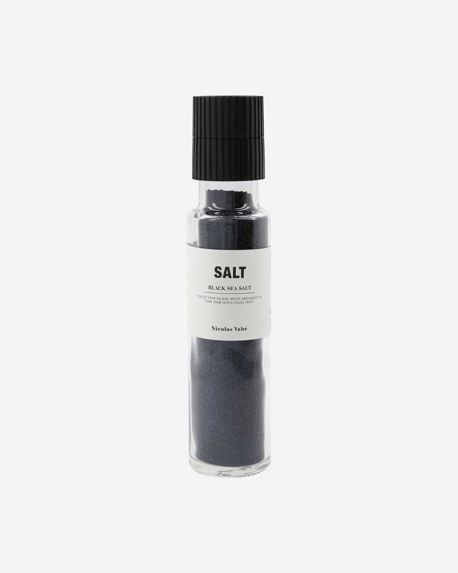 Nicolas Vahé Sort salt | Nicolas Vahe | Køb online hos Moster D – Hurtig levering