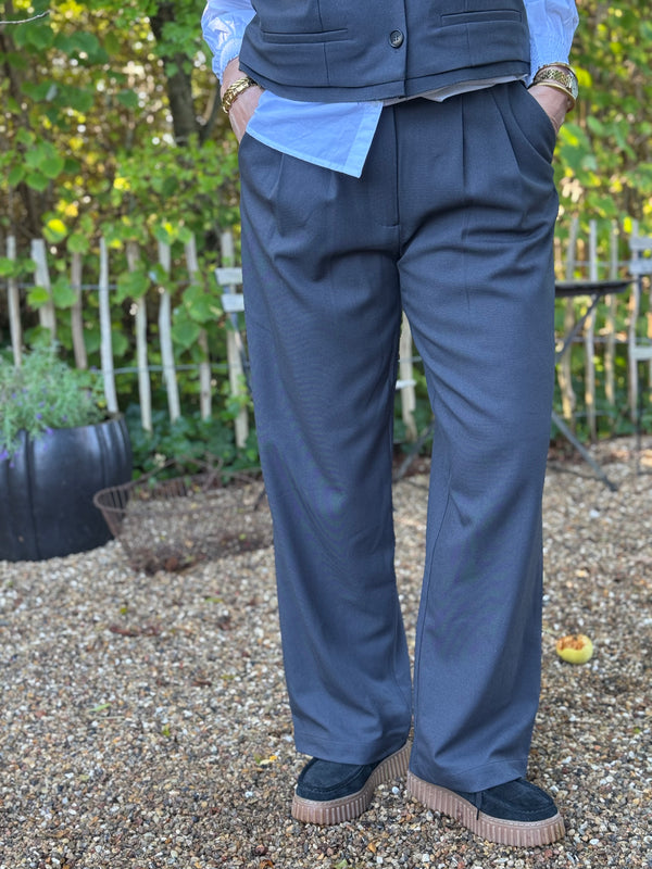 Costa Mani Knight Pants - Dark Grey