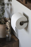 Ib Laursen - Toiletpapirholder med trærulle, ALTUM | Ib Laursen | Køb online hos Moster D – Hurtig levering