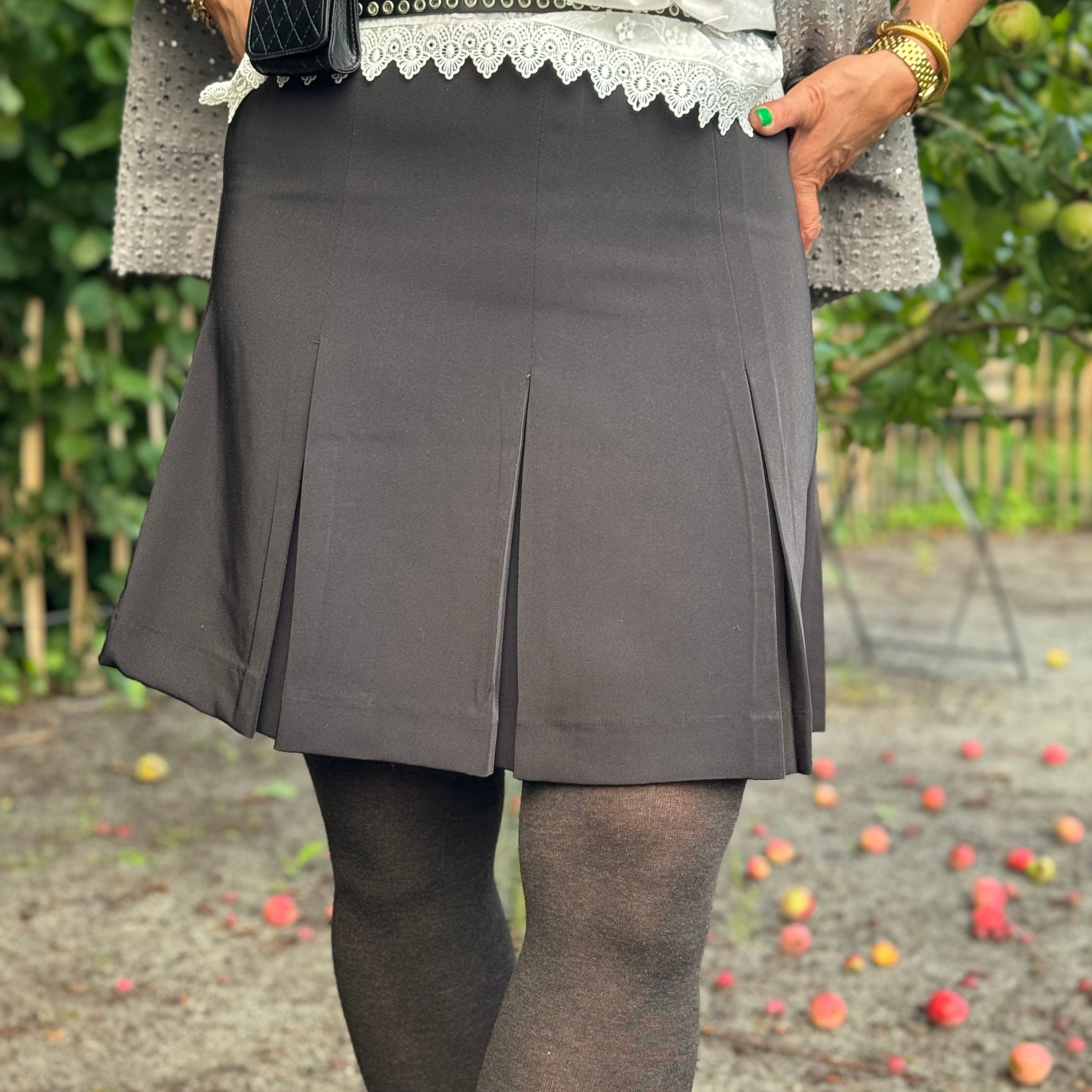 Cream Bina Skirt - Pitch Black