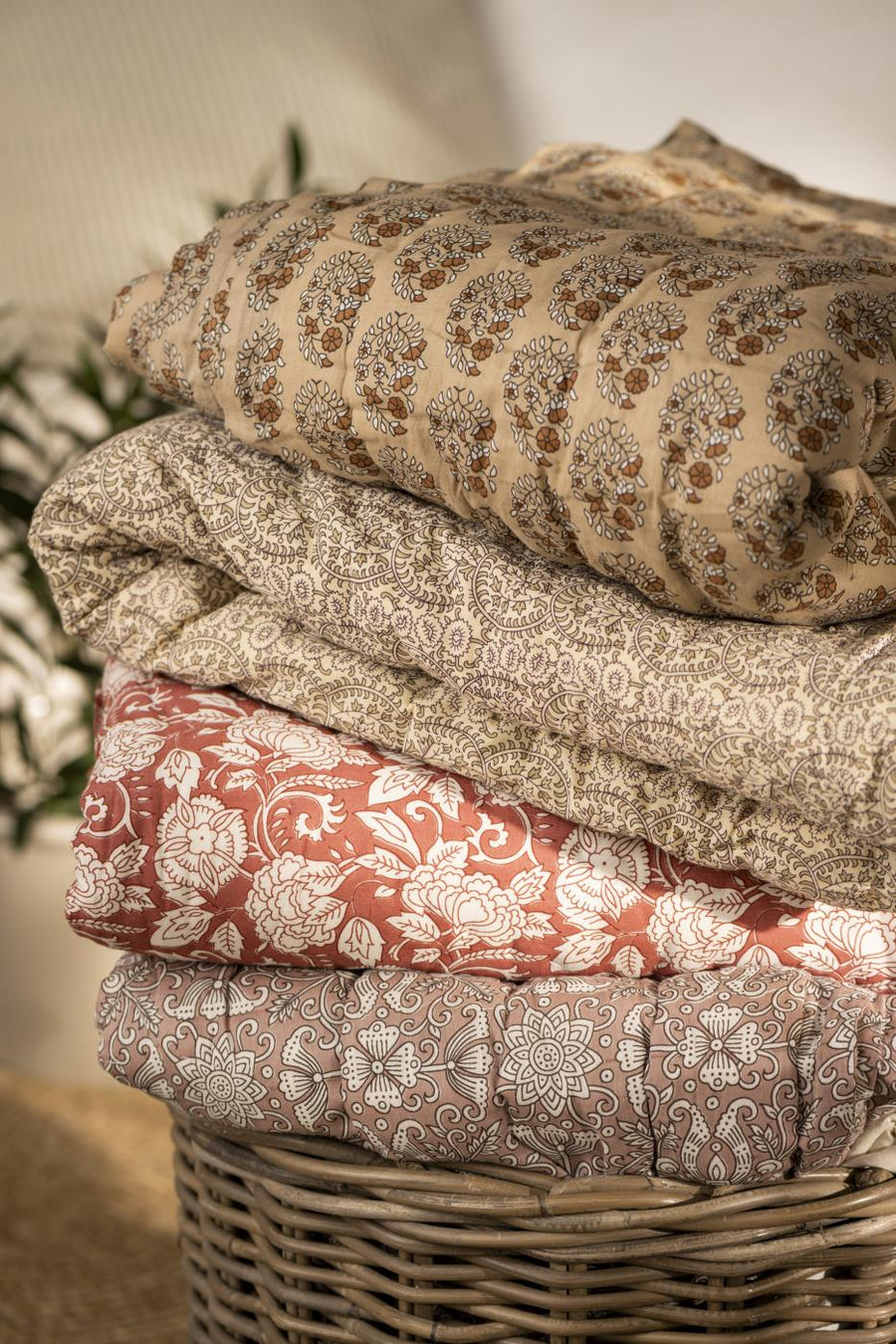Ib Laursen Quilt, Alma mønster i faded rose/hvid | Ib Laursen | Køb online hos Moster D – Hurtig levering