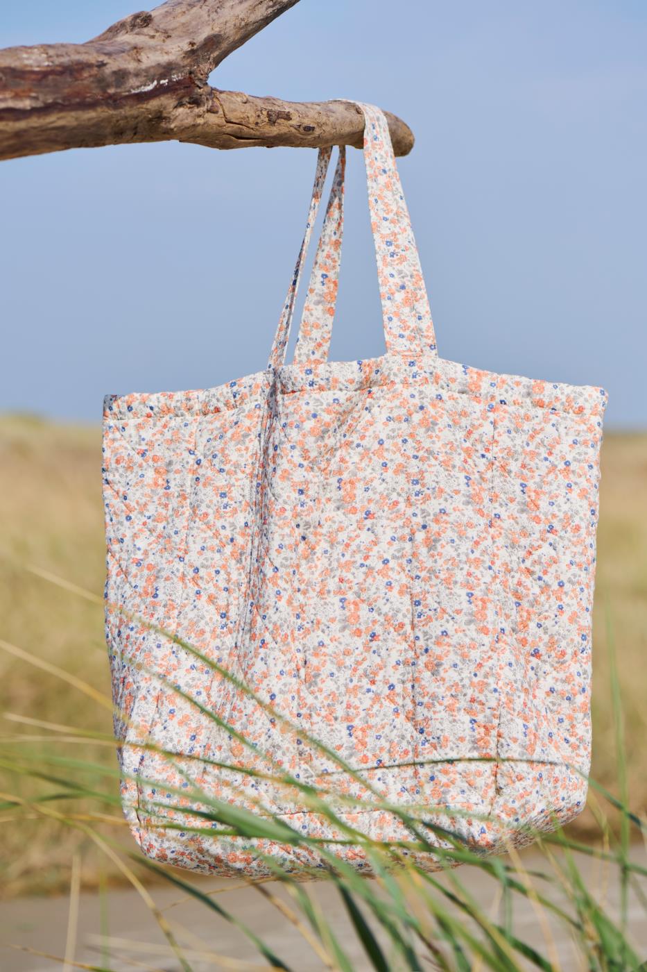 Ib Laursen Quilt Taske m/orange og blå blomster | Ib Laursen | Køb online hos Moster D – Hurtig levering