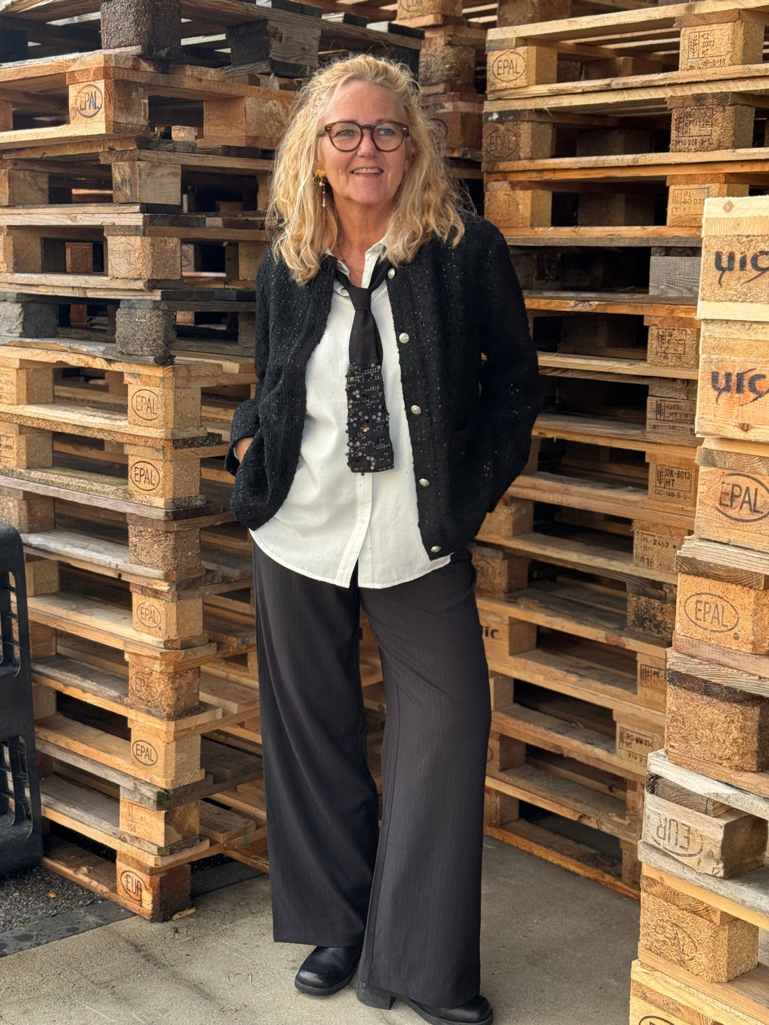 Isay Felicia Pant - Black w/Shine