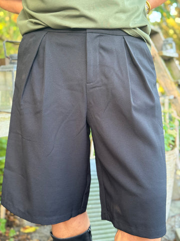Culture Benedichte Shorts - Black