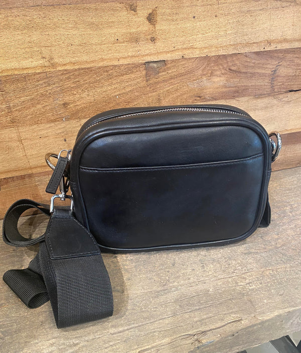 Orchid Crossbody - Black | Orchid | Køb online hos Moster D – Hurtig levering