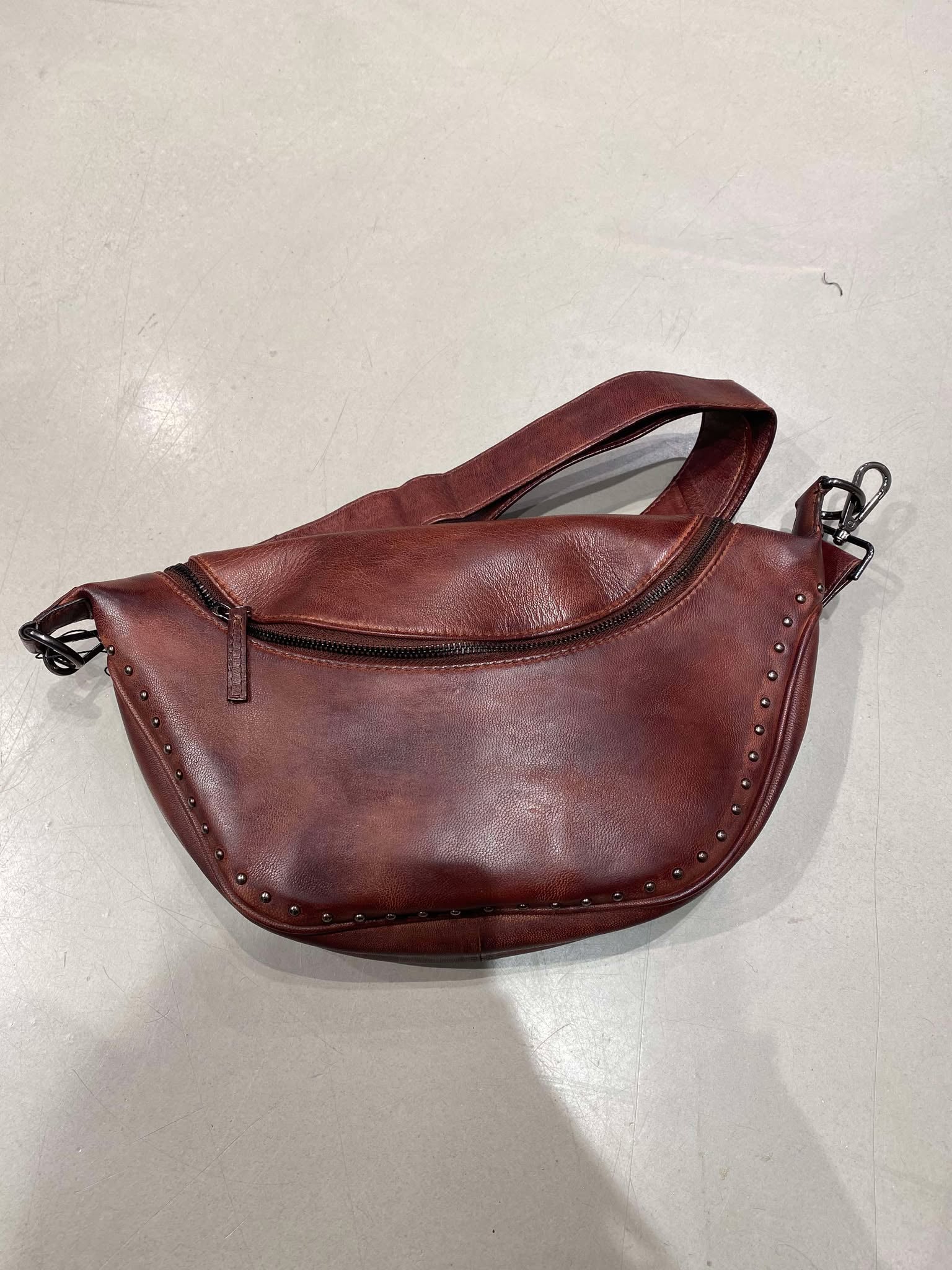 Orchid Bumbag w. Studs - Dark Cognac
