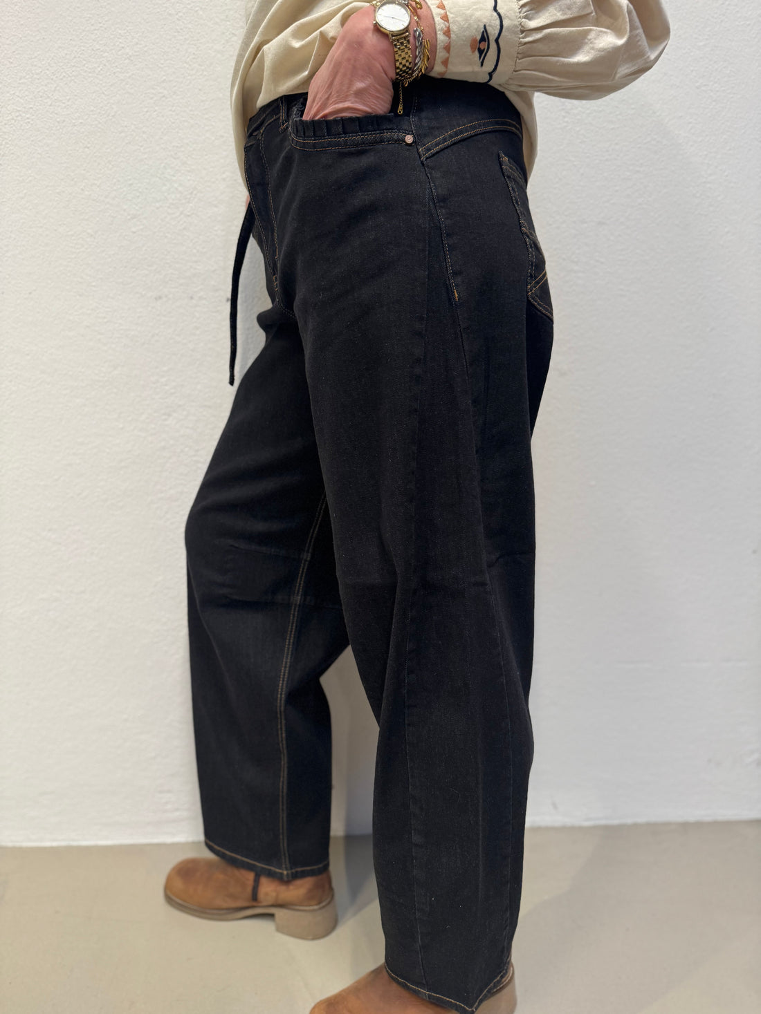 Cream Caysa Ankl Barrel Jeans - Black Washed Denim