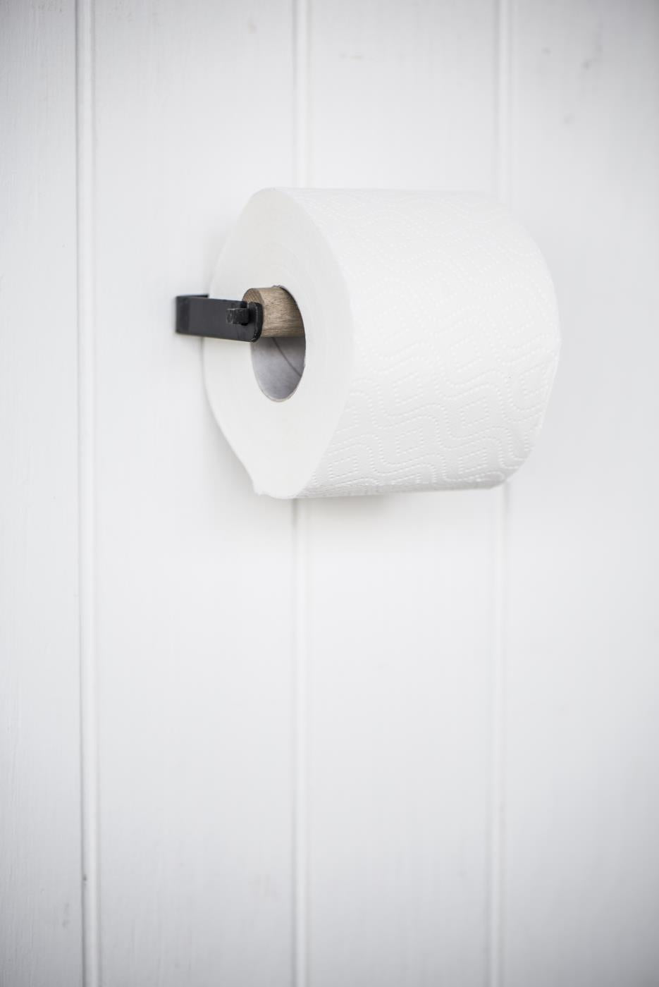 Ib Laursen - Toiletpapirholder m/trærulle Sort