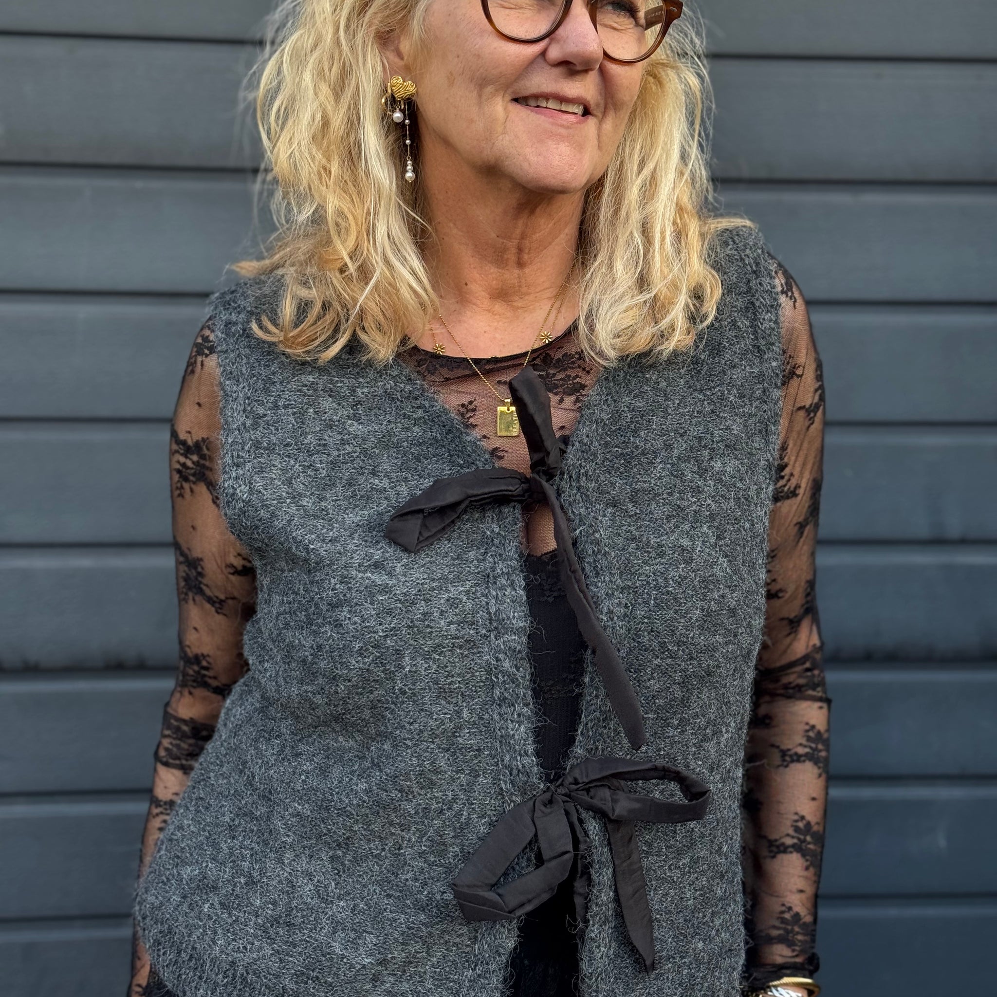 Cream Bulp Knit Vest - Dark Grey Melange