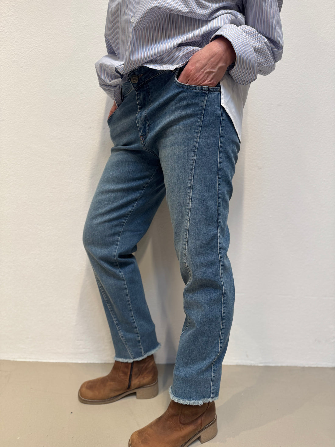 Isay Portofino Cropped Jeans - Clear Wash