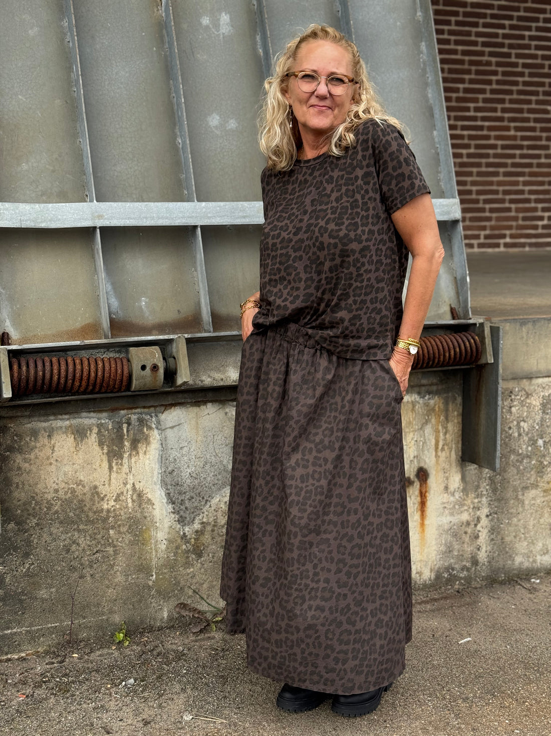 Black Colour Abbie Skirt - Coffee Leo