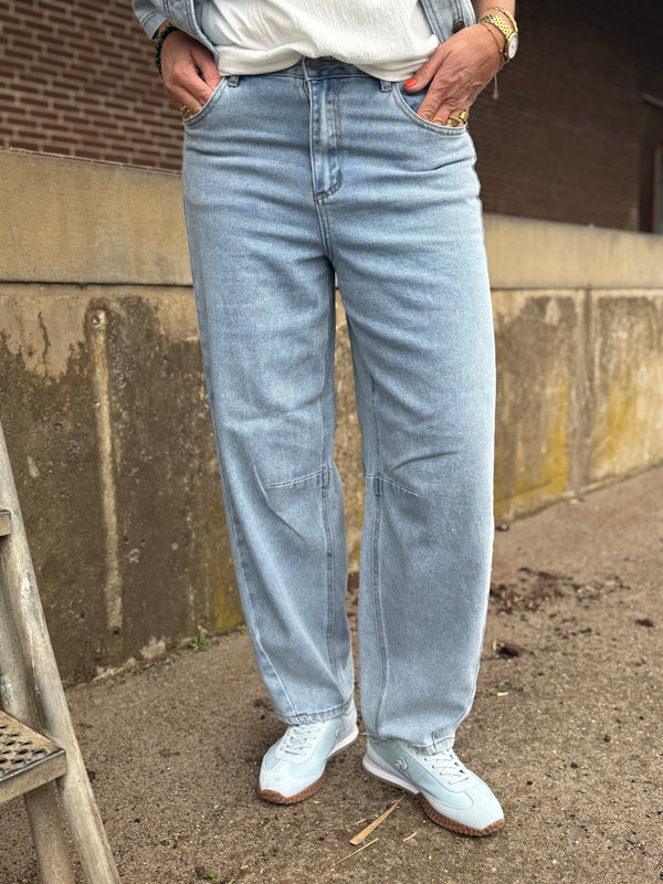 Kaffe Minna Cropped Barrel Jeans - Light Blue Wash