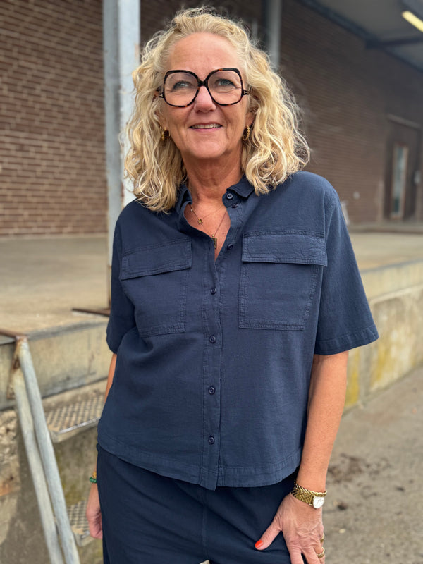 Kaffe Naya Liah Shirt - Midnight Marine