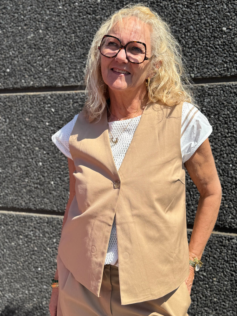 Isay Majse Waistcoat - Classic Camel