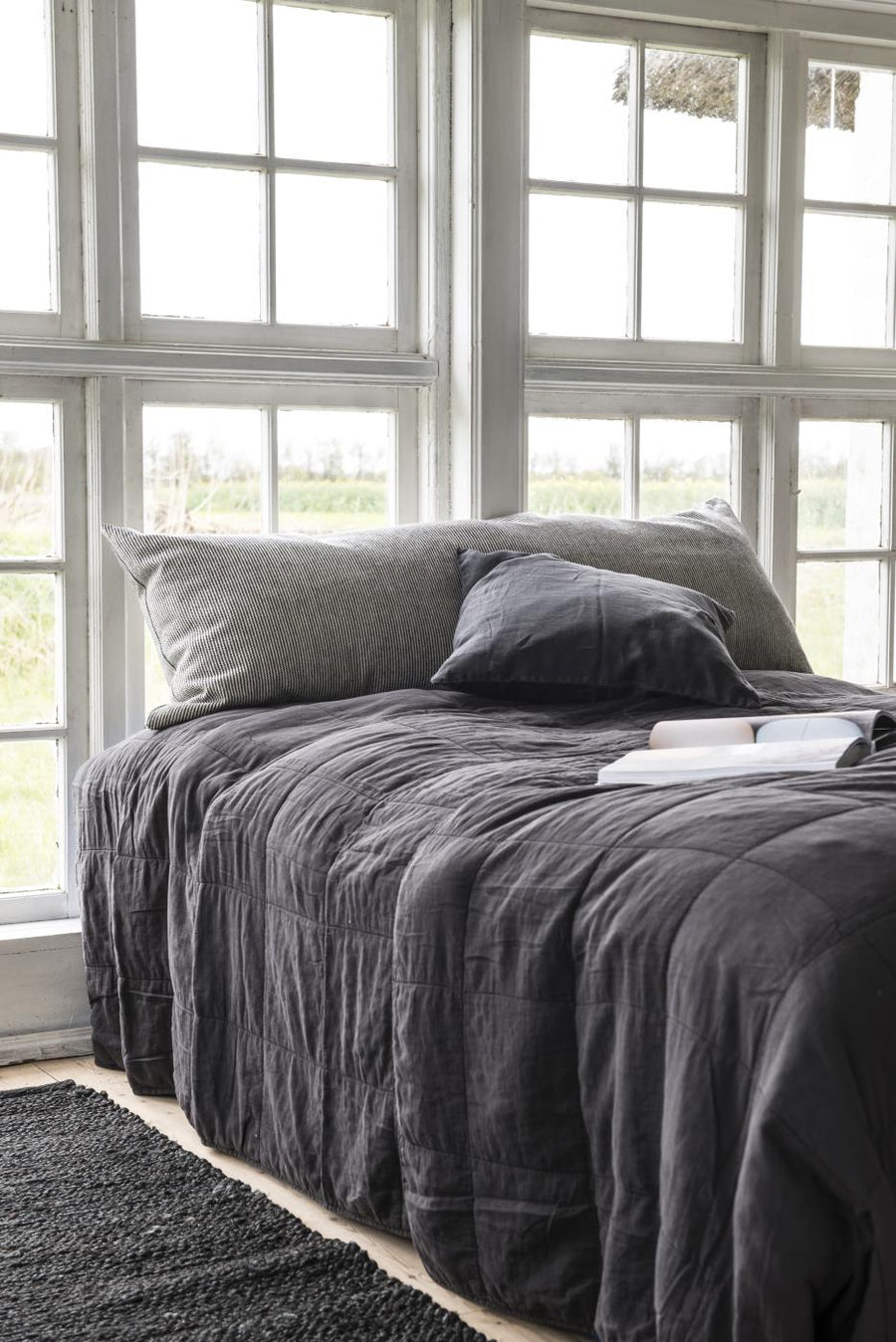 Ib Laursen - Quilt sengetæppe dobbelt antracit 240x240 cm | Ib Laursen | Køb online hos Moster D – Hurtig levering