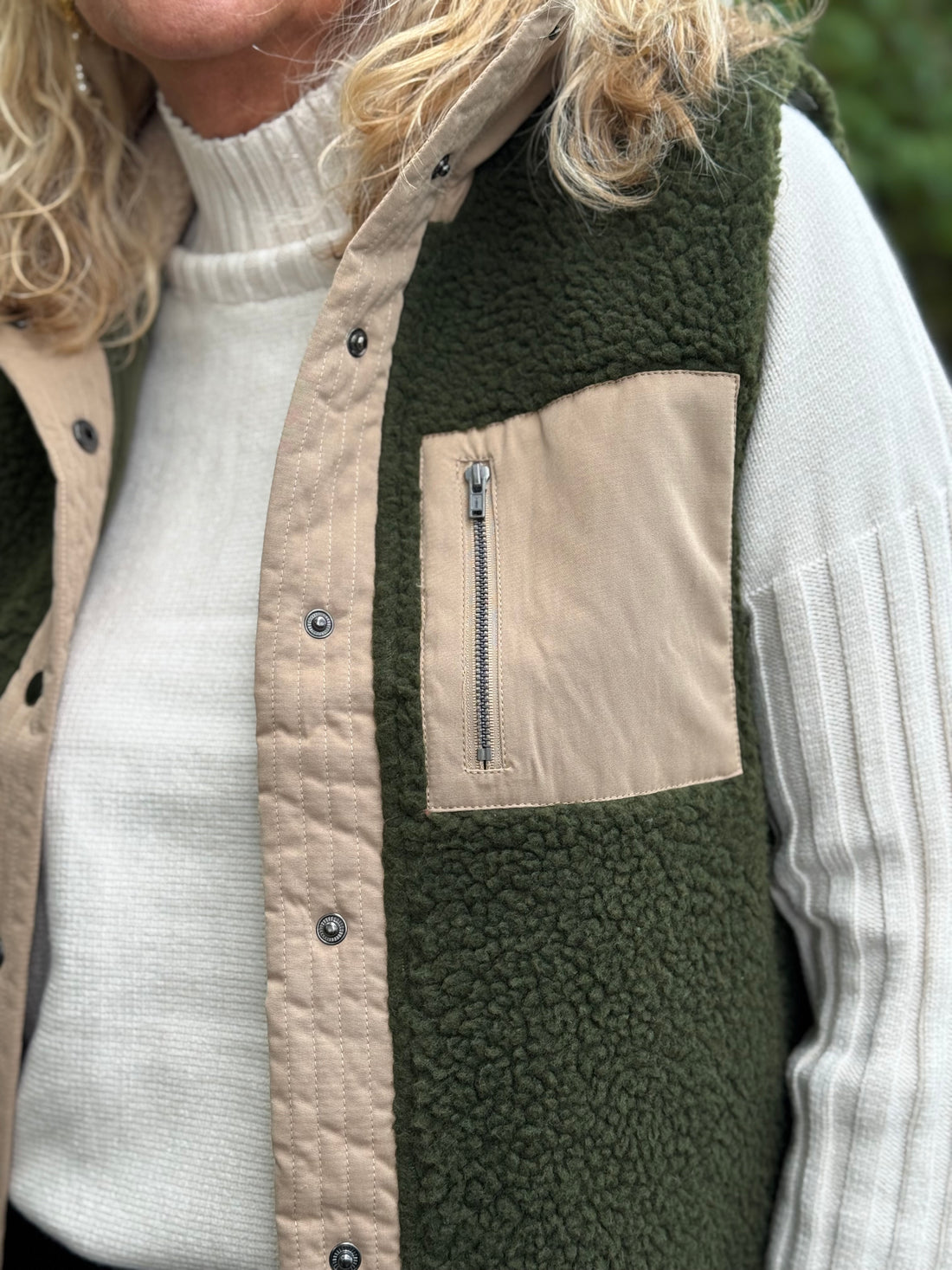 Culture Tally Teddy Fleece Vest - Olive Night