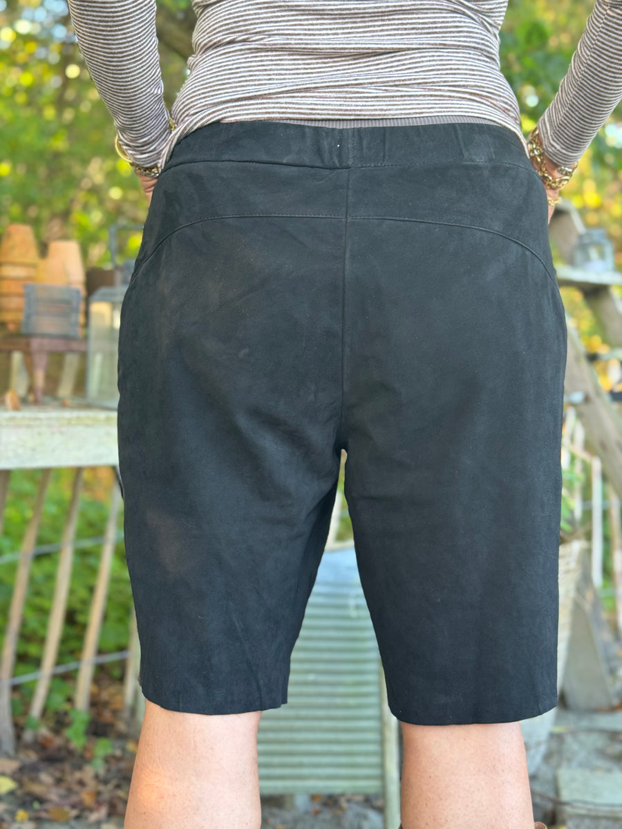 Notyz Suede Bermuda Shorts - Black