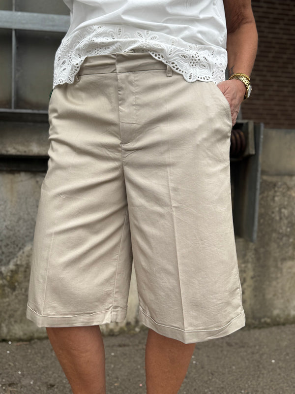 Cream Gia Bermuda Shorts - Feather Grey