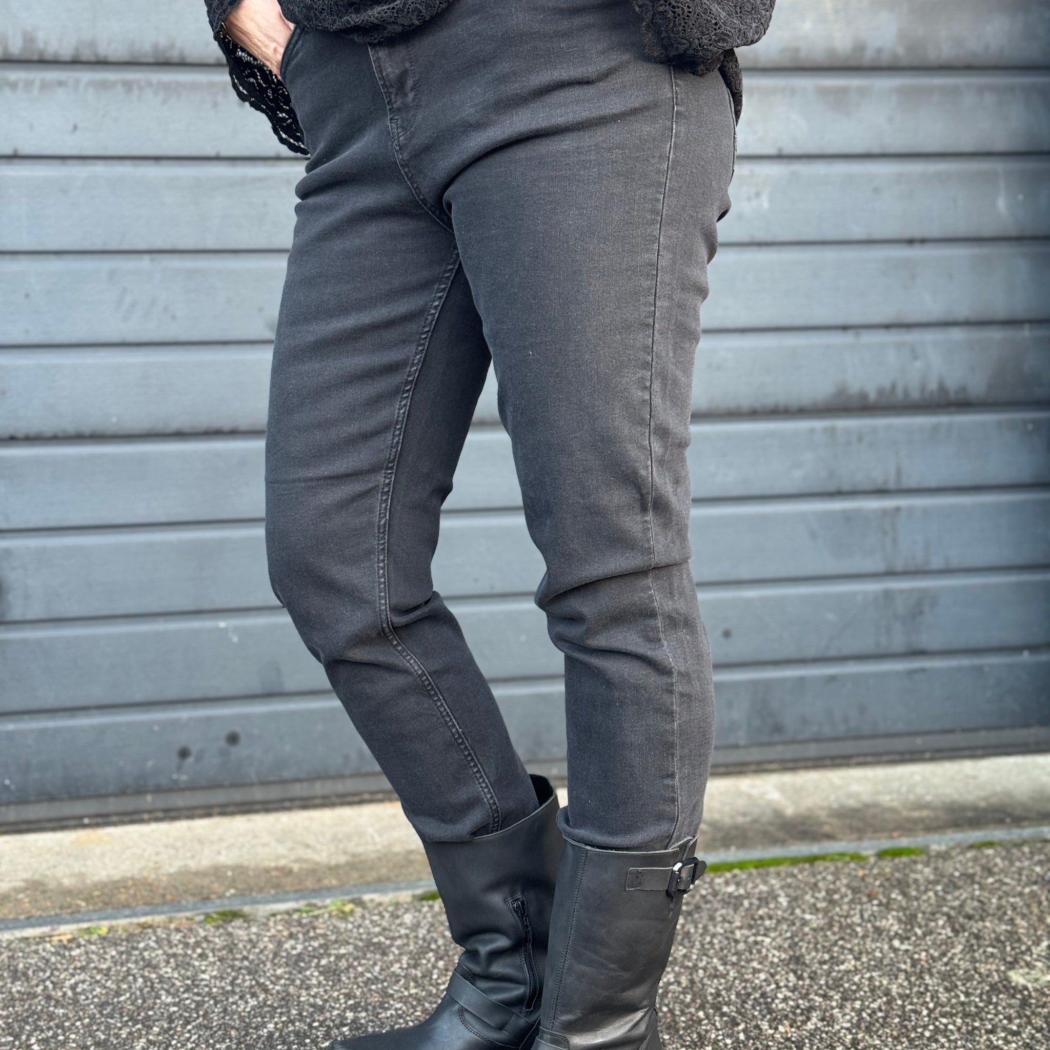 Isay Monza Straight Jeans - Black Denim Wash