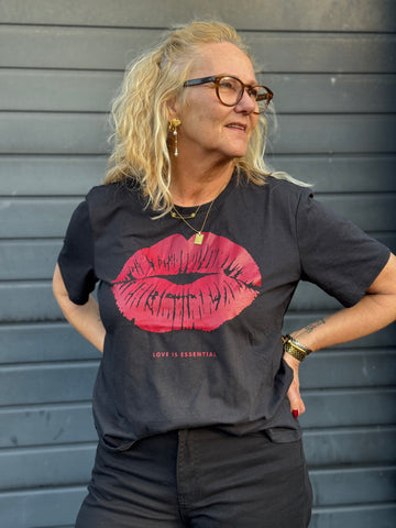 Isay Kora Lip T-shirt - Black