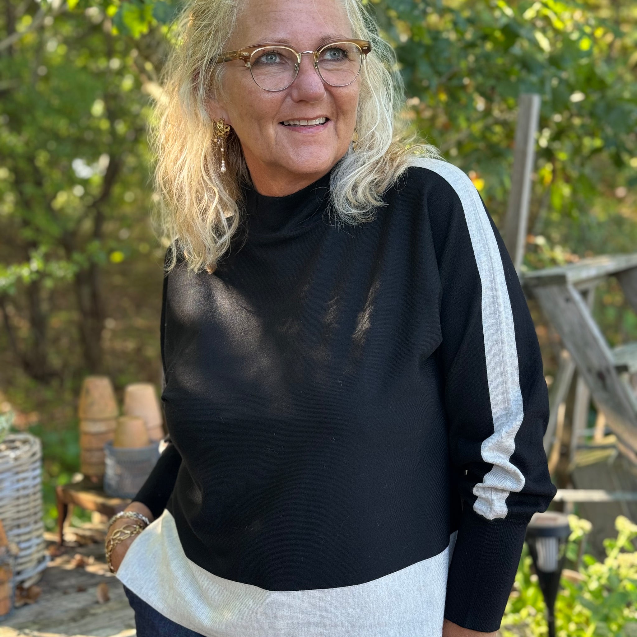 Costa Mani Rue Pullover - Black / Sand