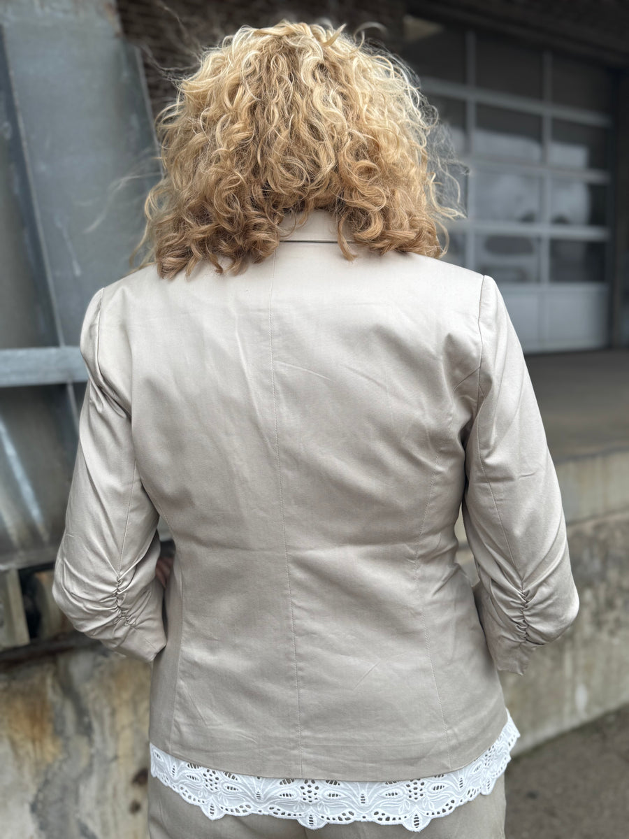 Cream Gia Short Blazer - Feather Grey