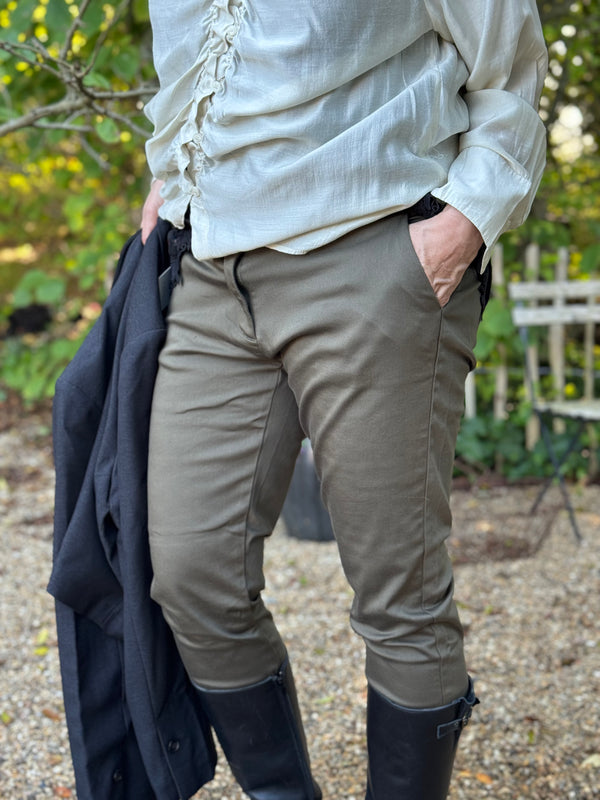 Isay Chino Pant - Khaki