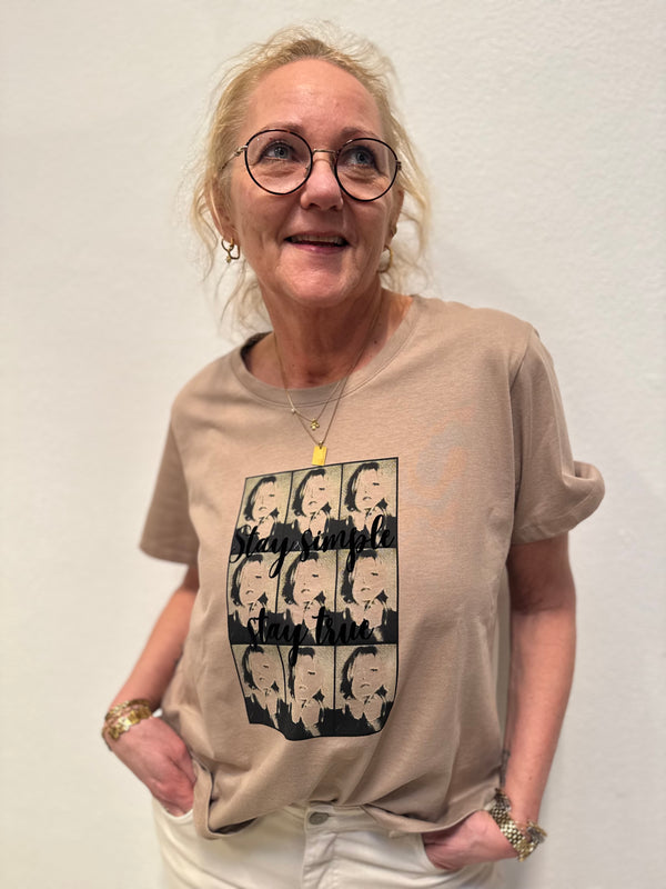 Costa Mani Small Faces O Tee - Sand/Black