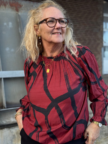 Isay Tanna Printed Blouse - Black on Red