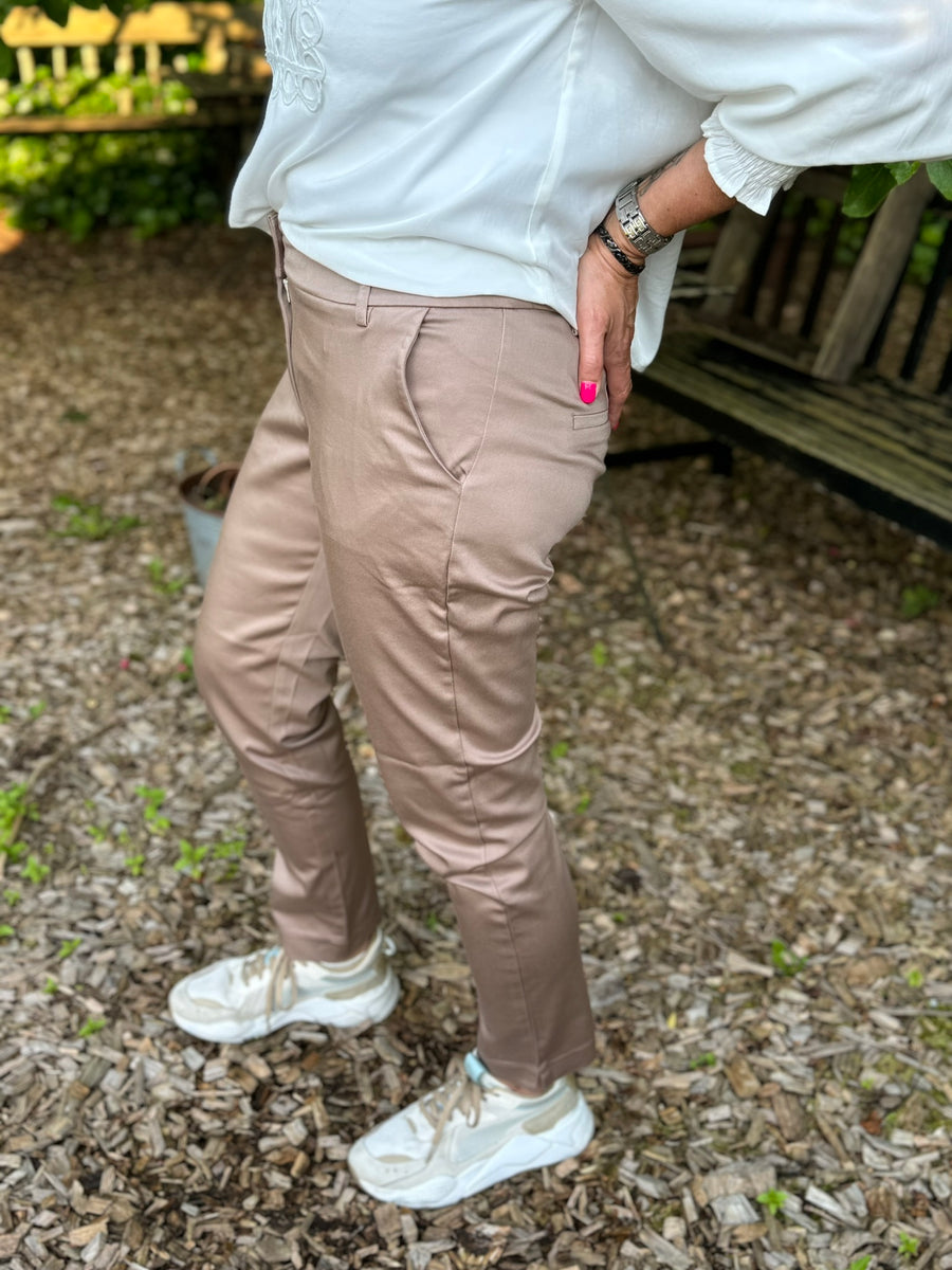 Isay Chino Pant - Long Potato | Isay | Køb online hos Moster D – Hurtig levering
