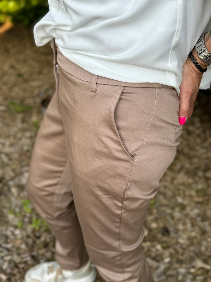 Isay Chino Pant - Long Potato | Isay | Køb online hos Moster D – Hurtig levering