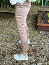 Isay Chino Pant - Potato | Isay | Køb online hos Moster D – Hurtig levering