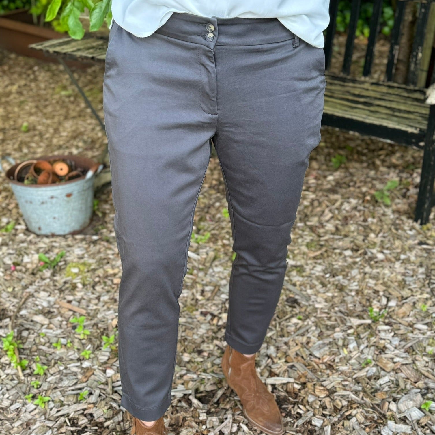 Isay Chino Pant - Grey