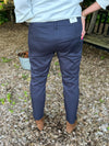 Isay Chino Pant - Navy | Isay | Køb online hos Moster D – Hurtig levering