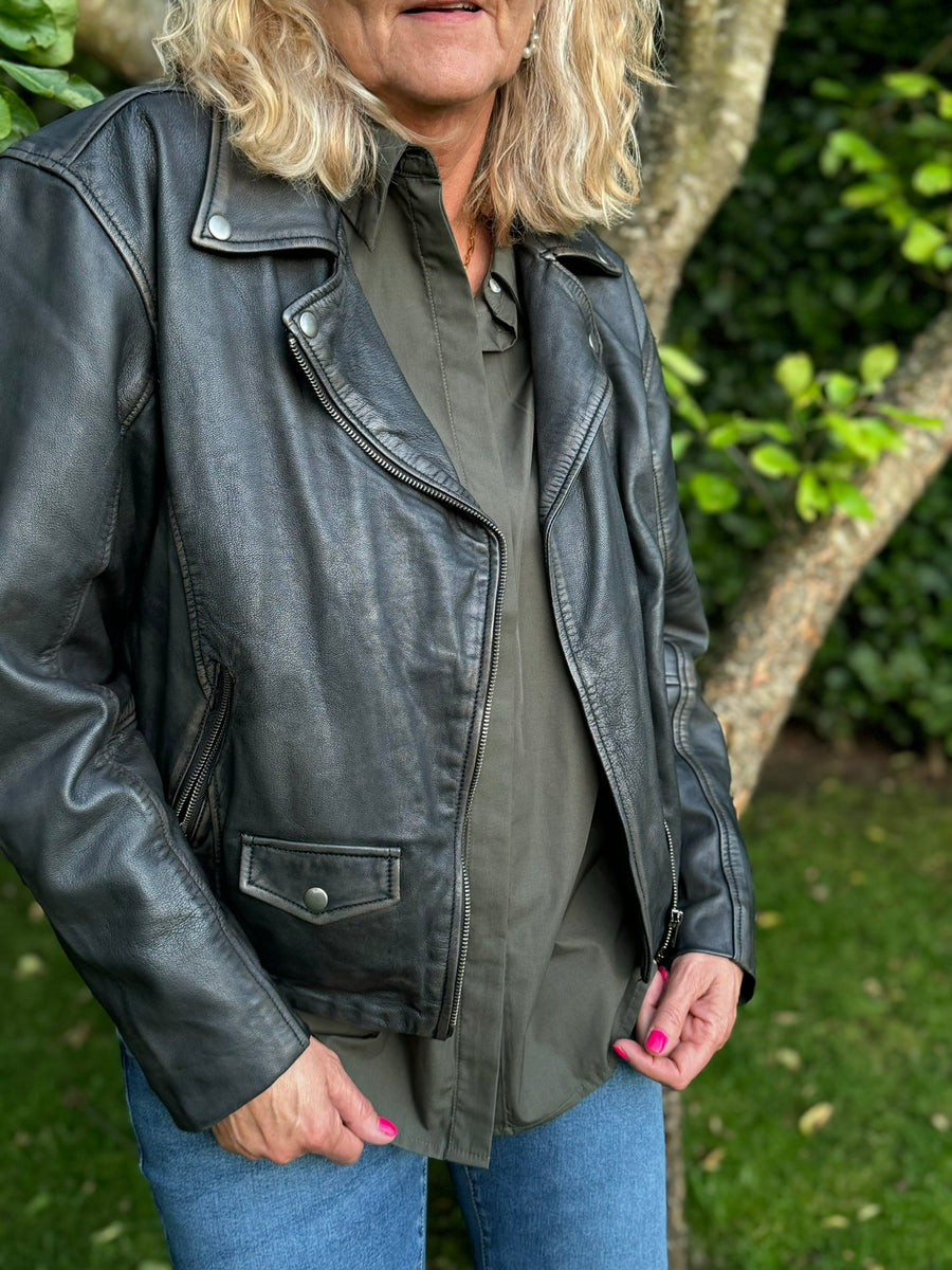 Kaffe Jane Leather Jacket | Kaffe | Køb online hos Moster D – Hurtig levering