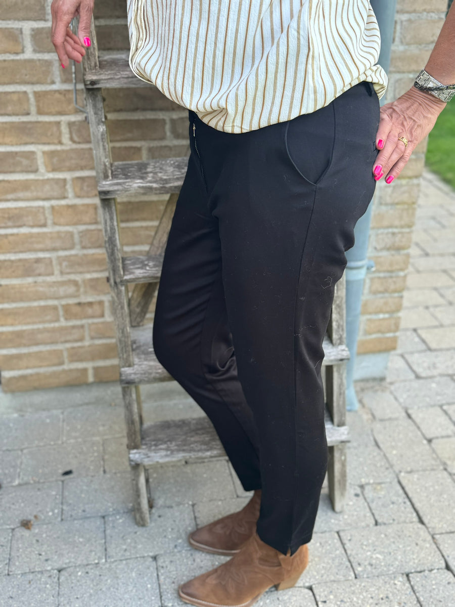 Isay Chino Pant - Black | Isay | Køb online hos Moster D – Hurtig levering