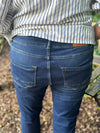 Isay Como Flare Jeans - Dark Denim | Isay | Køb online hos Moster D – Hurtig levering