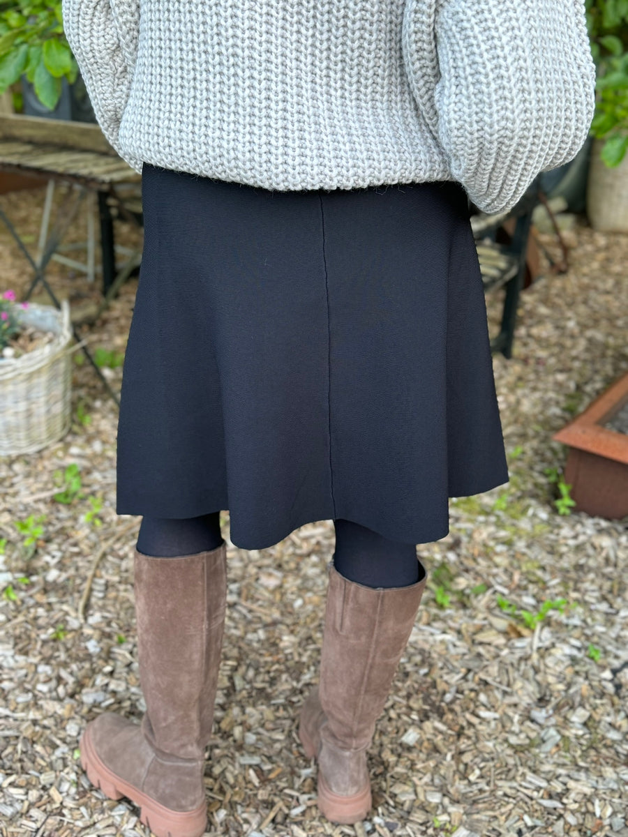 Nümph Lillypilly Skirt - Black | Nümph | Køb online hos Moster D – Hurtig levering