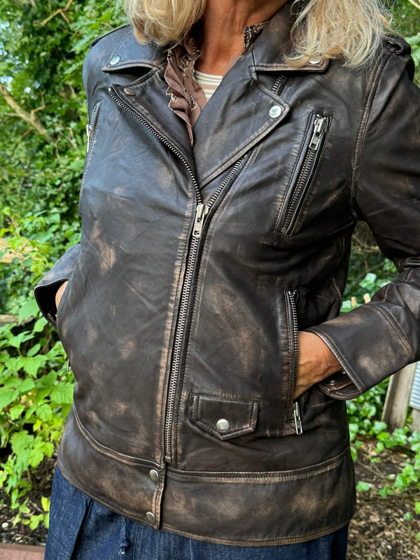 Notyz Oversized Biker jakke - Walnut w. Silver | Notyz | Køb online hos Moster D – Hurtig levering